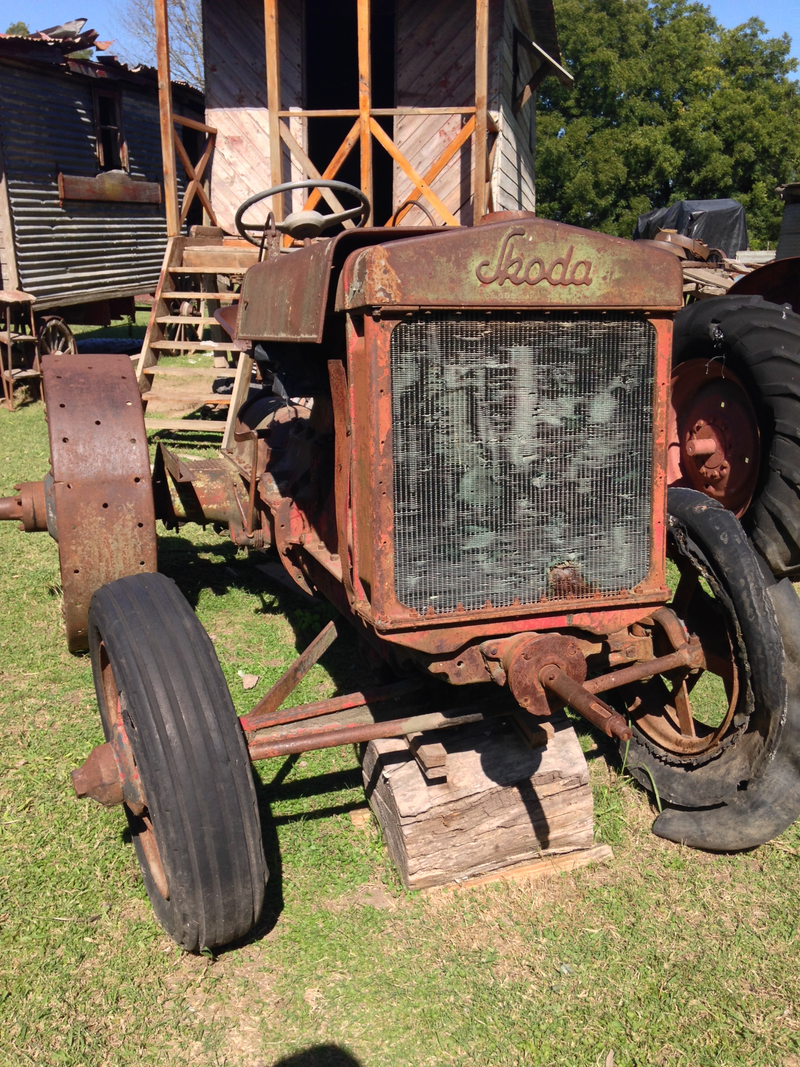 Illustration for article titled I was in Argentina last week and stumbled upon a pile of old trucks and tractors